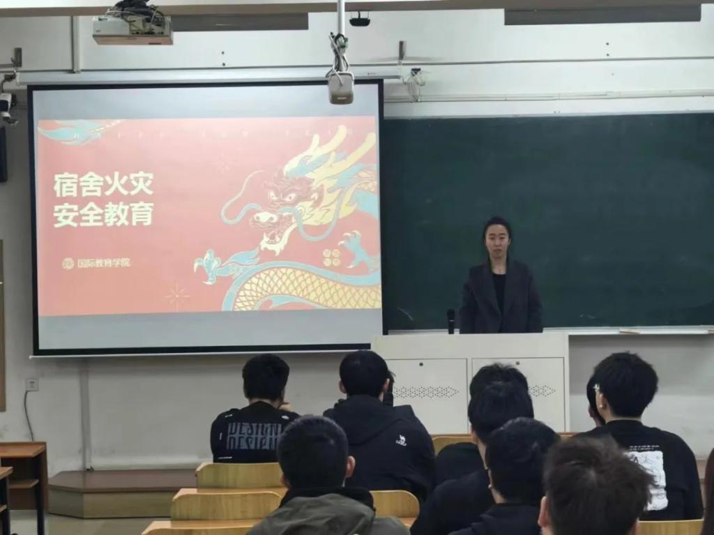 免费观看B站刺激战场2023