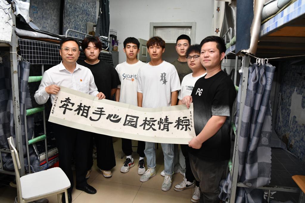 免费观看B站刺激战场2023