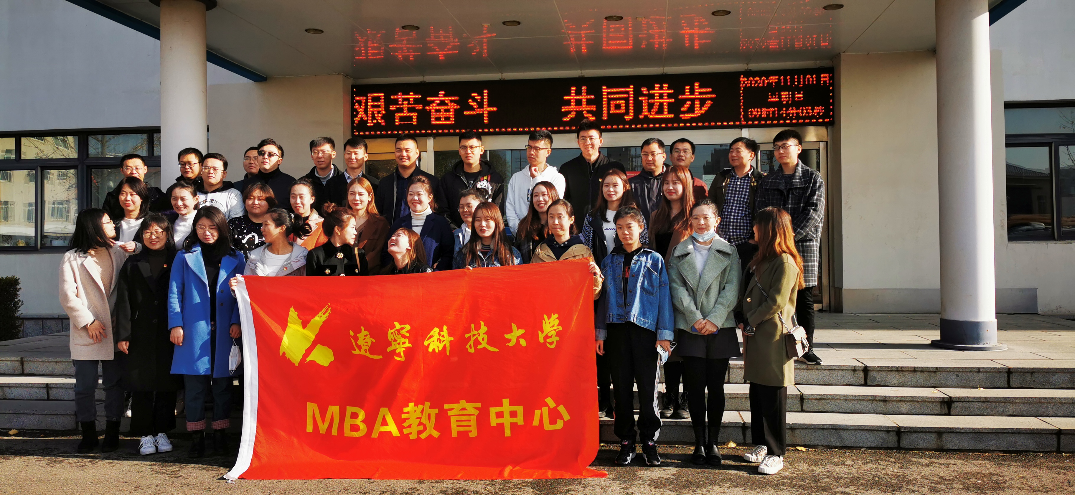 免费观看B站刺激战场2023