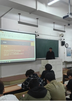 免费观看B站刺激战场2023