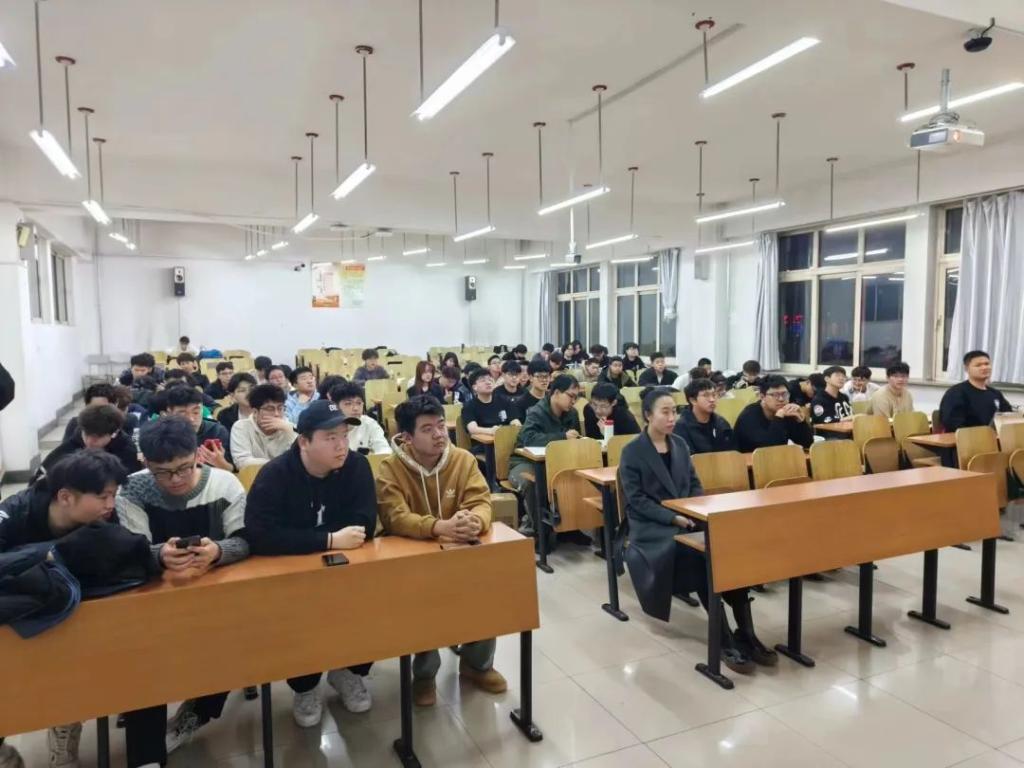 免费观看B站刺激战场2023
