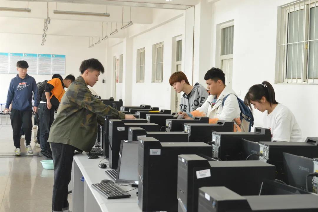 免费观看B站刺激战场2023