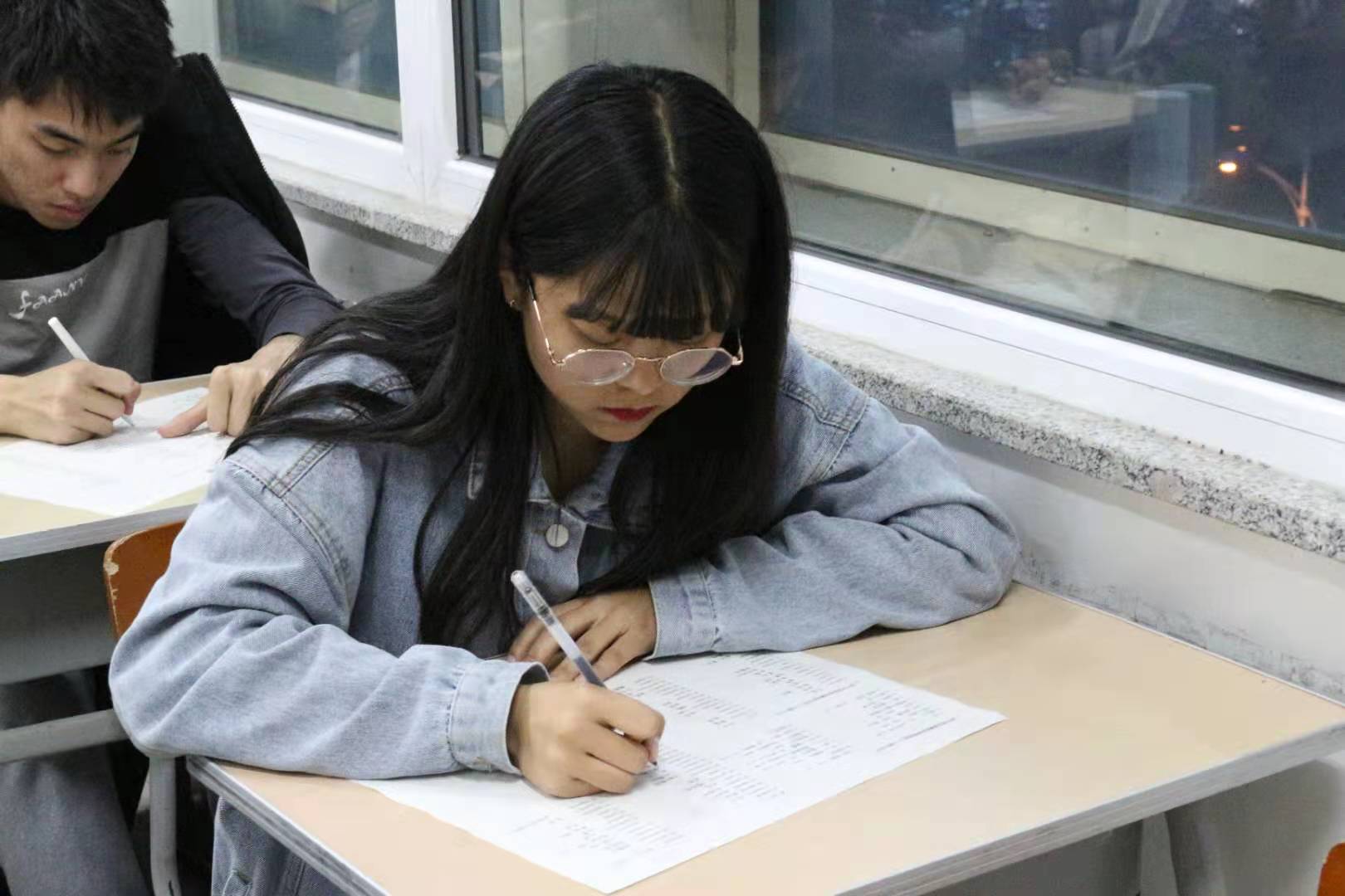 免费观看B站刺激战场2023