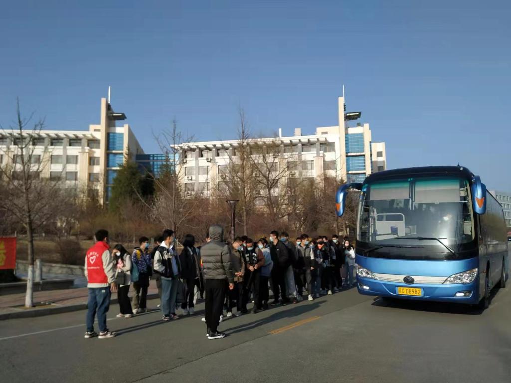 免费观看B站刺激战场2023