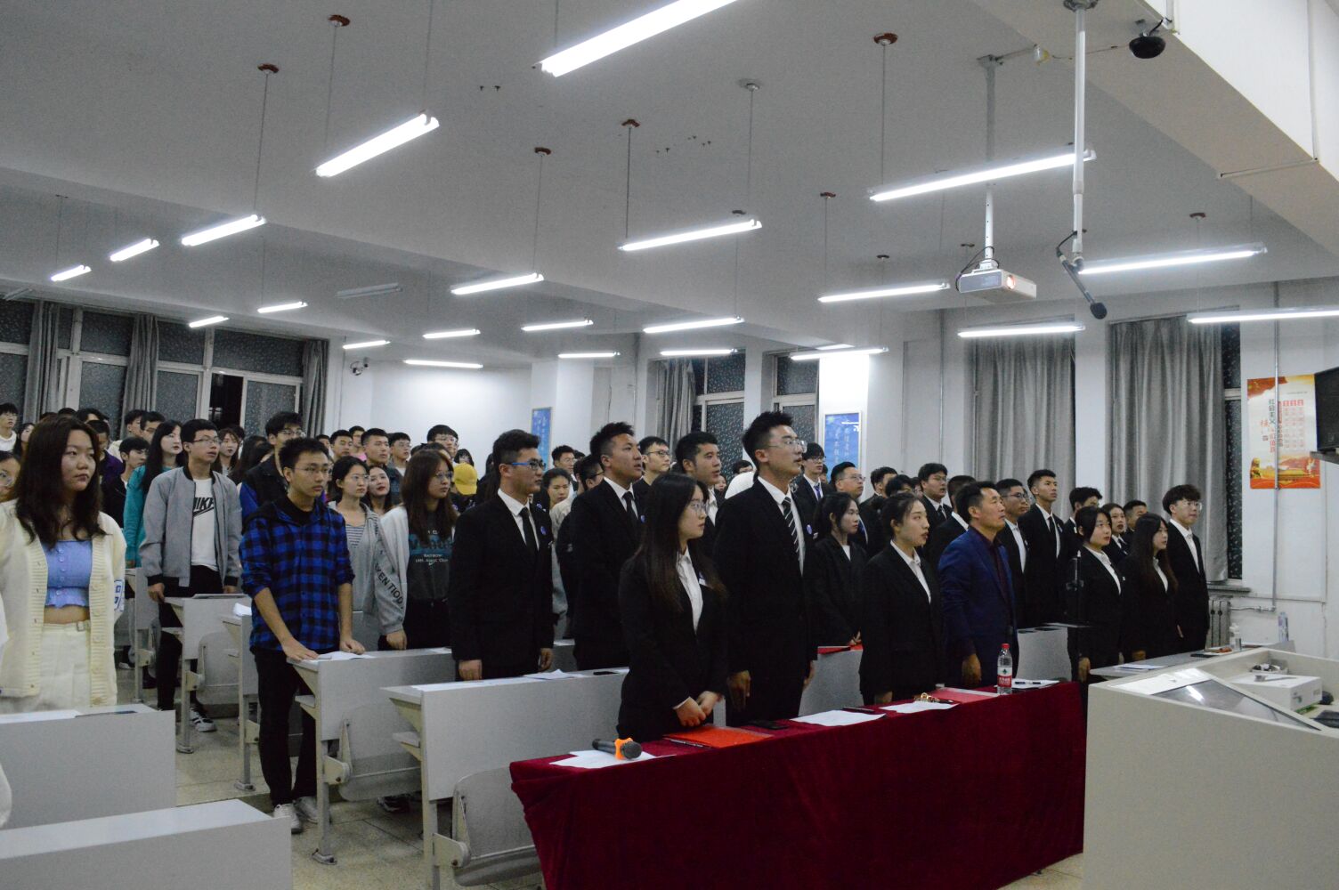 免费观看B站刺激战场2023