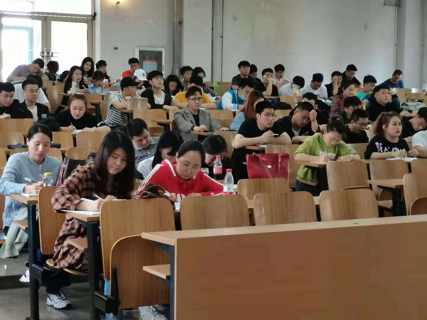 免费观看B站刺激战场2023