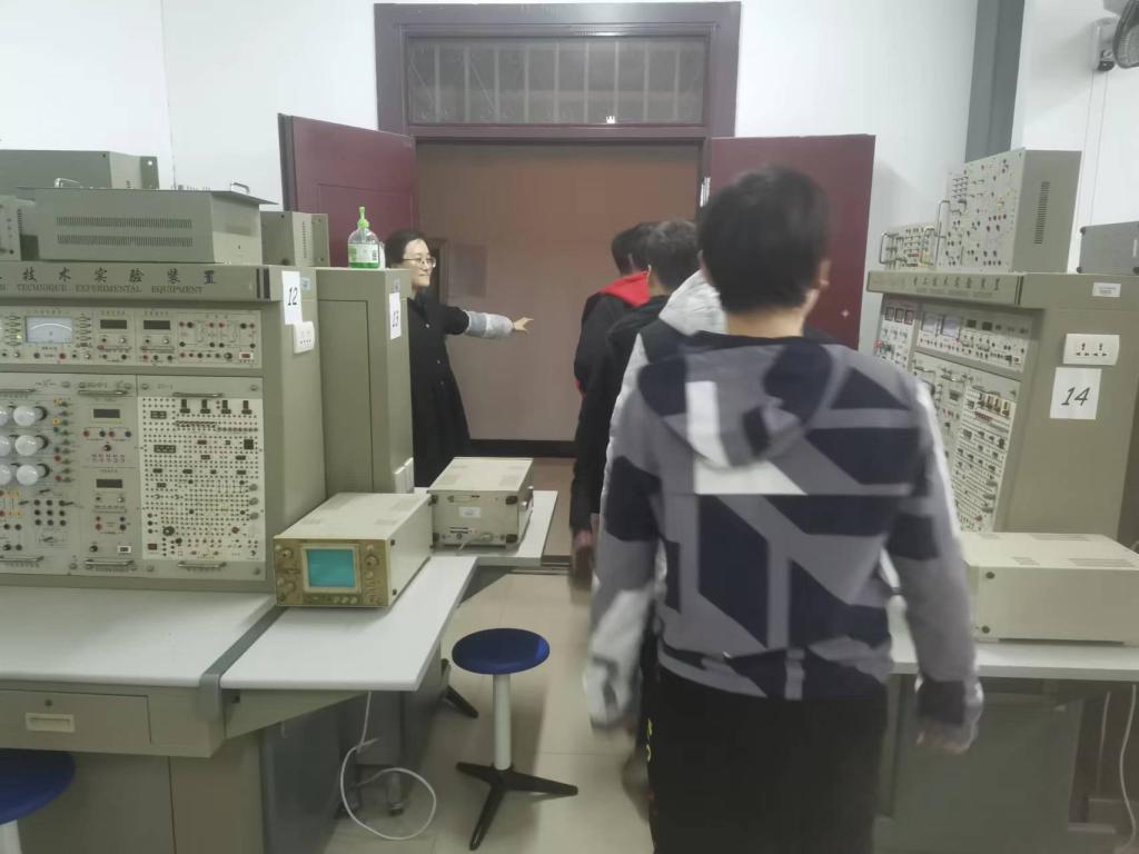 免费观看B站刺激战场2023
