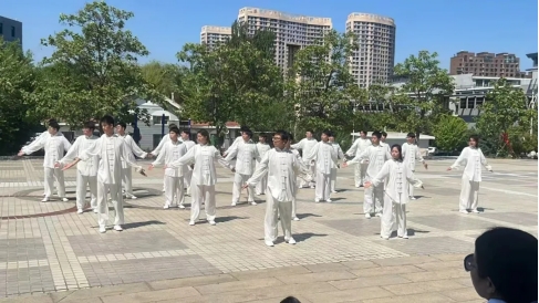 免费观看B站刺激战场2023