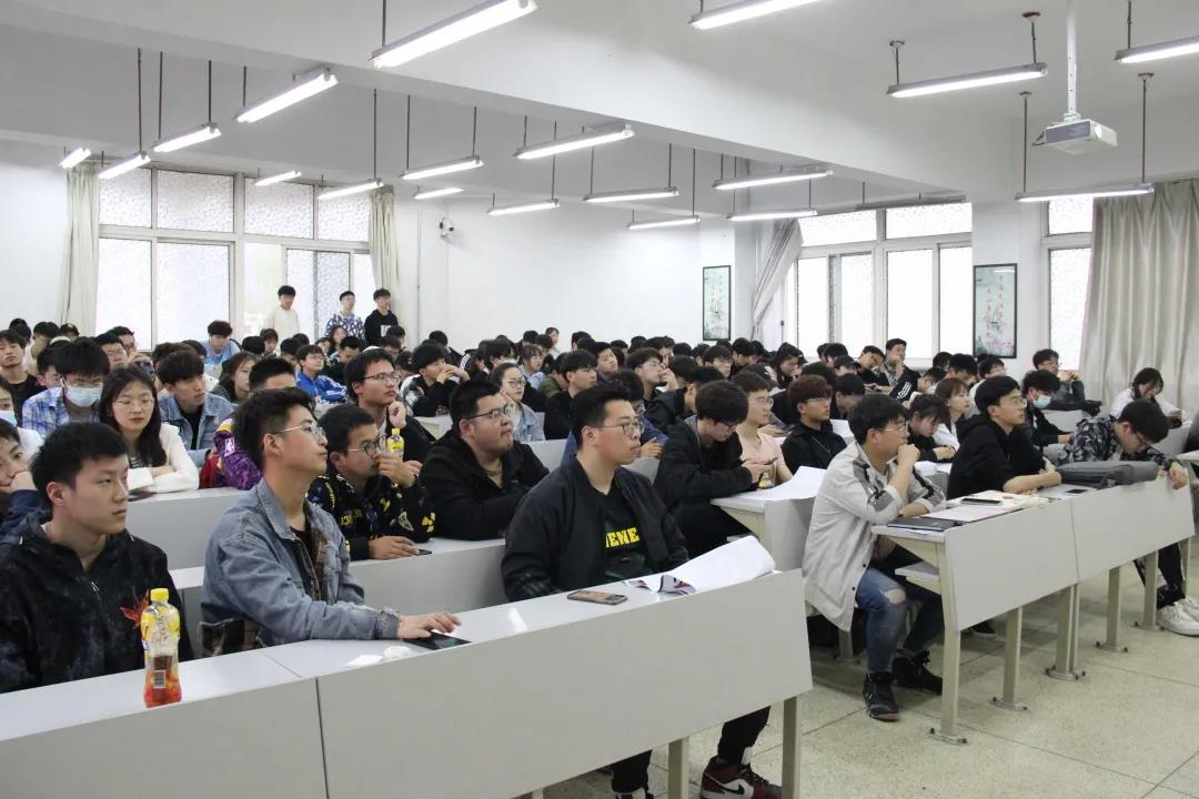 免费观看B站刺激战场2023