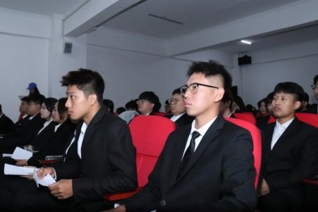 免费观看B站刺激战场2023