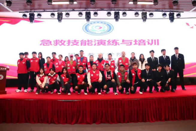免费观看B站刺激战场2023