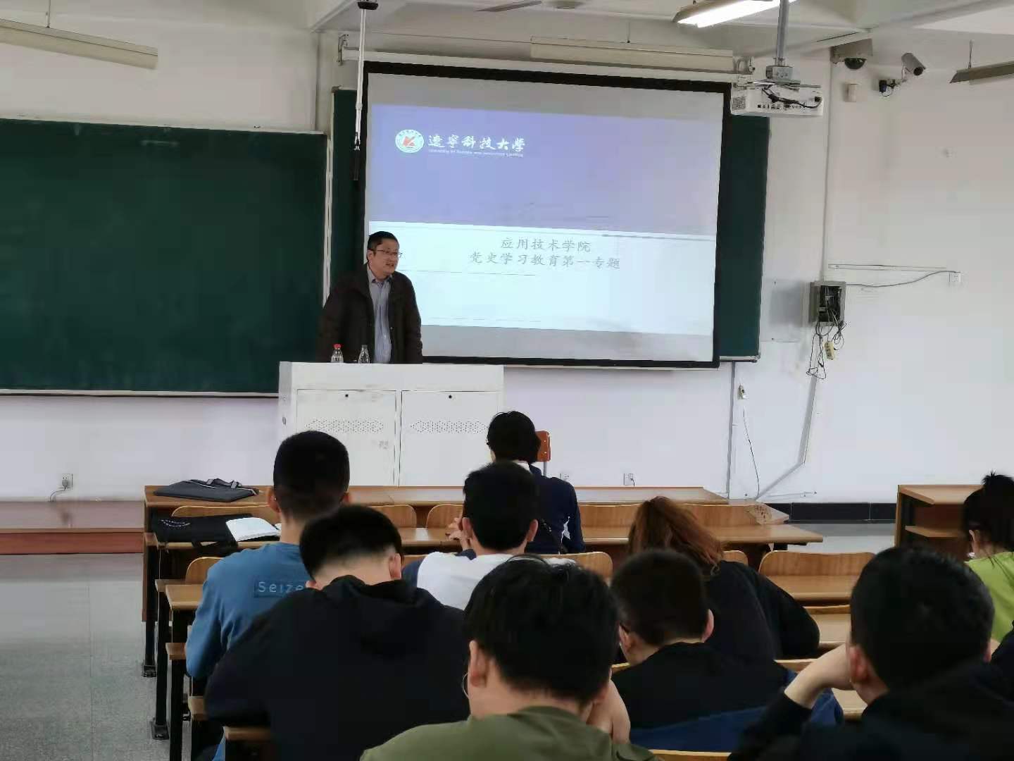 免费观看B站刺激战场2023