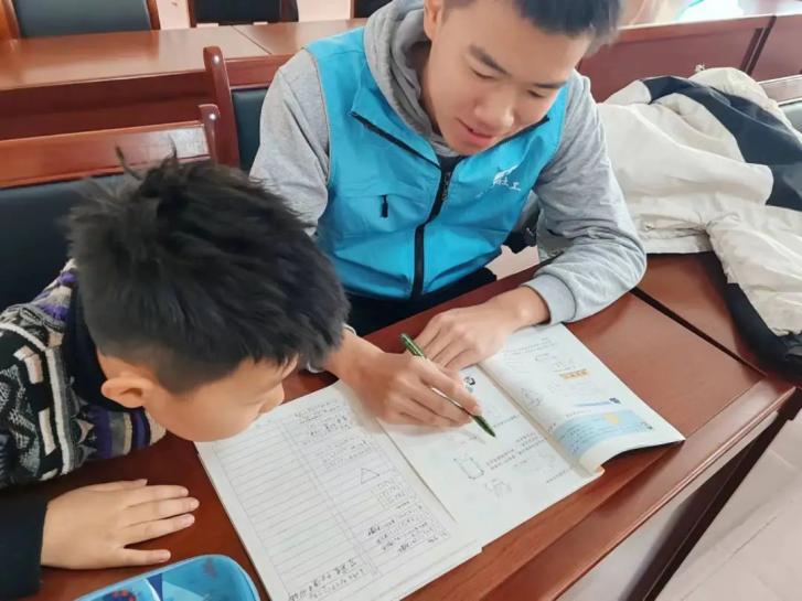 免费观看B站刺激战场2023