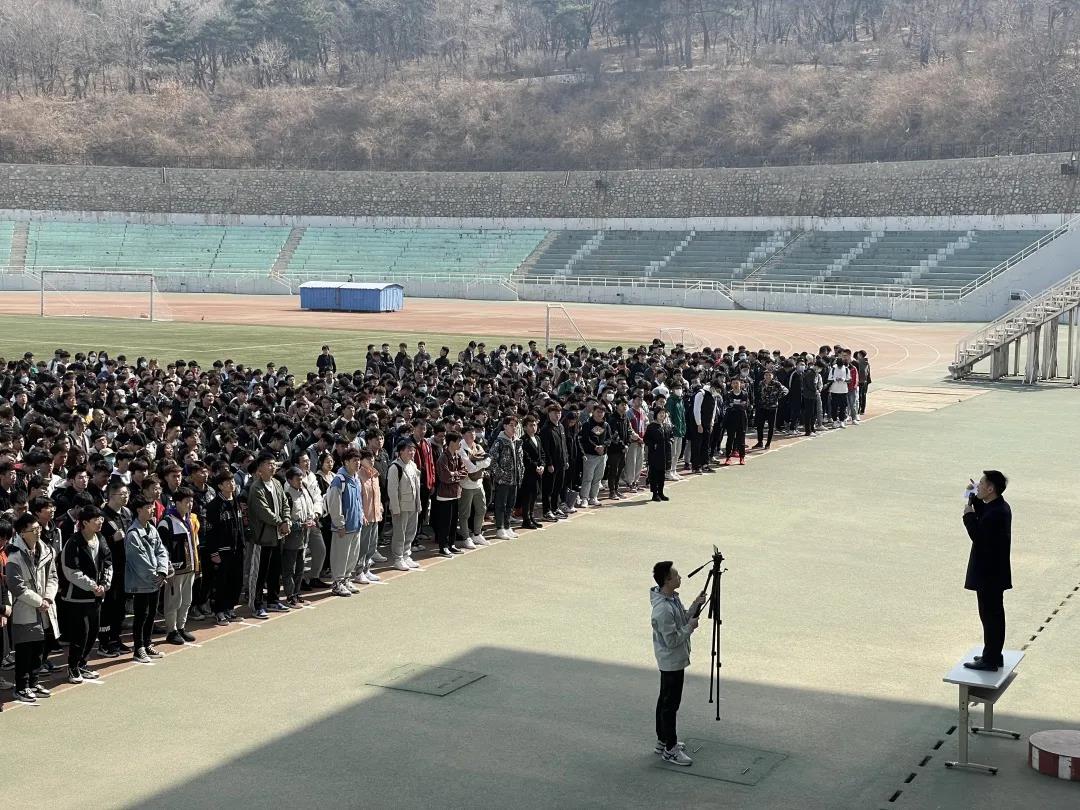 免费观看B站刺激战场2023