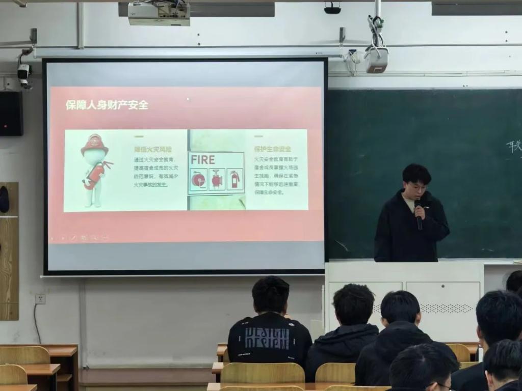 免费观看B站刺激战场2023